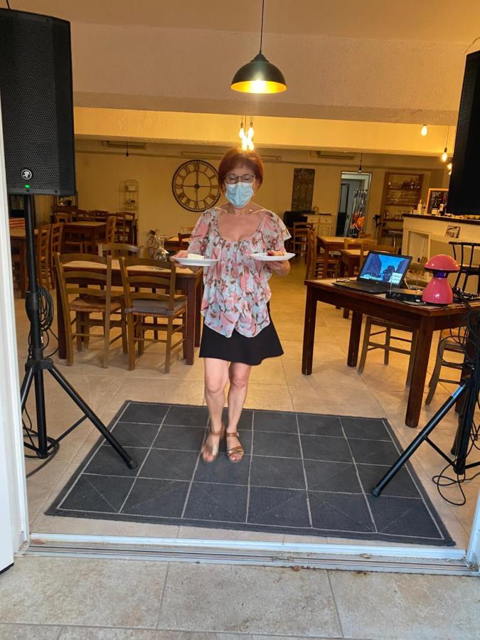 Hotel Carina Apt Dış mekan fotoğraf